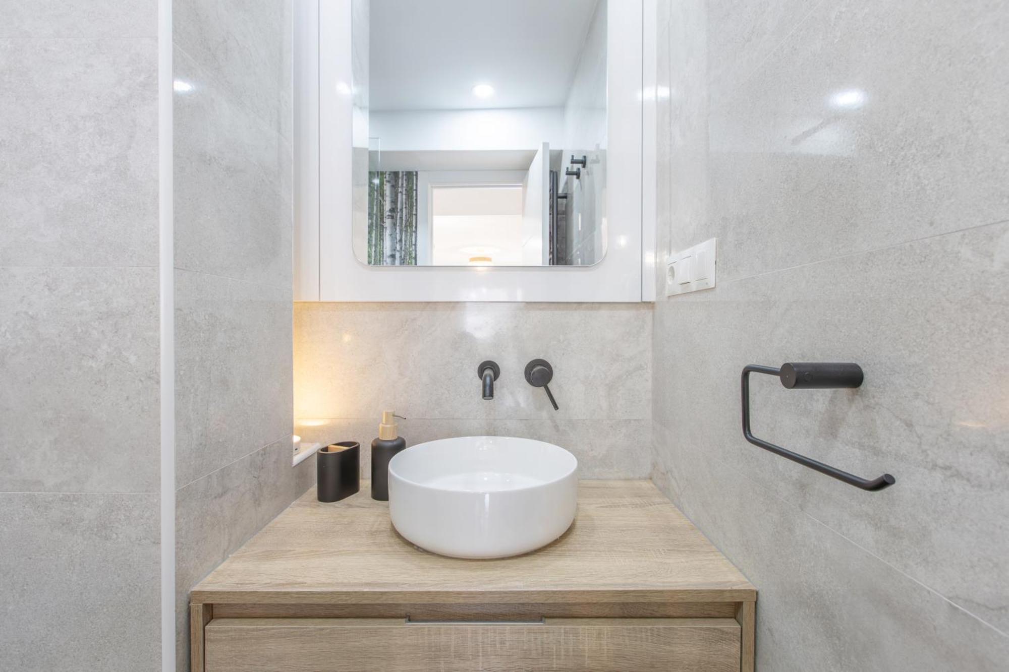 Apartamento Homely San Juan De Letran Con Terraza Málaga