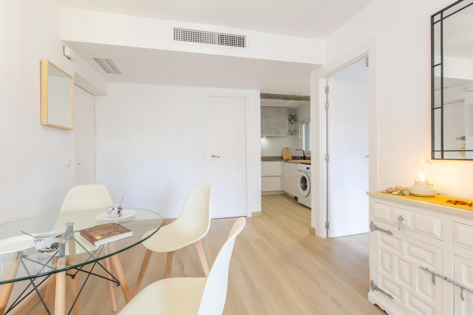 Homely San Juan De Letran Con Terraza Apartamento Málaga