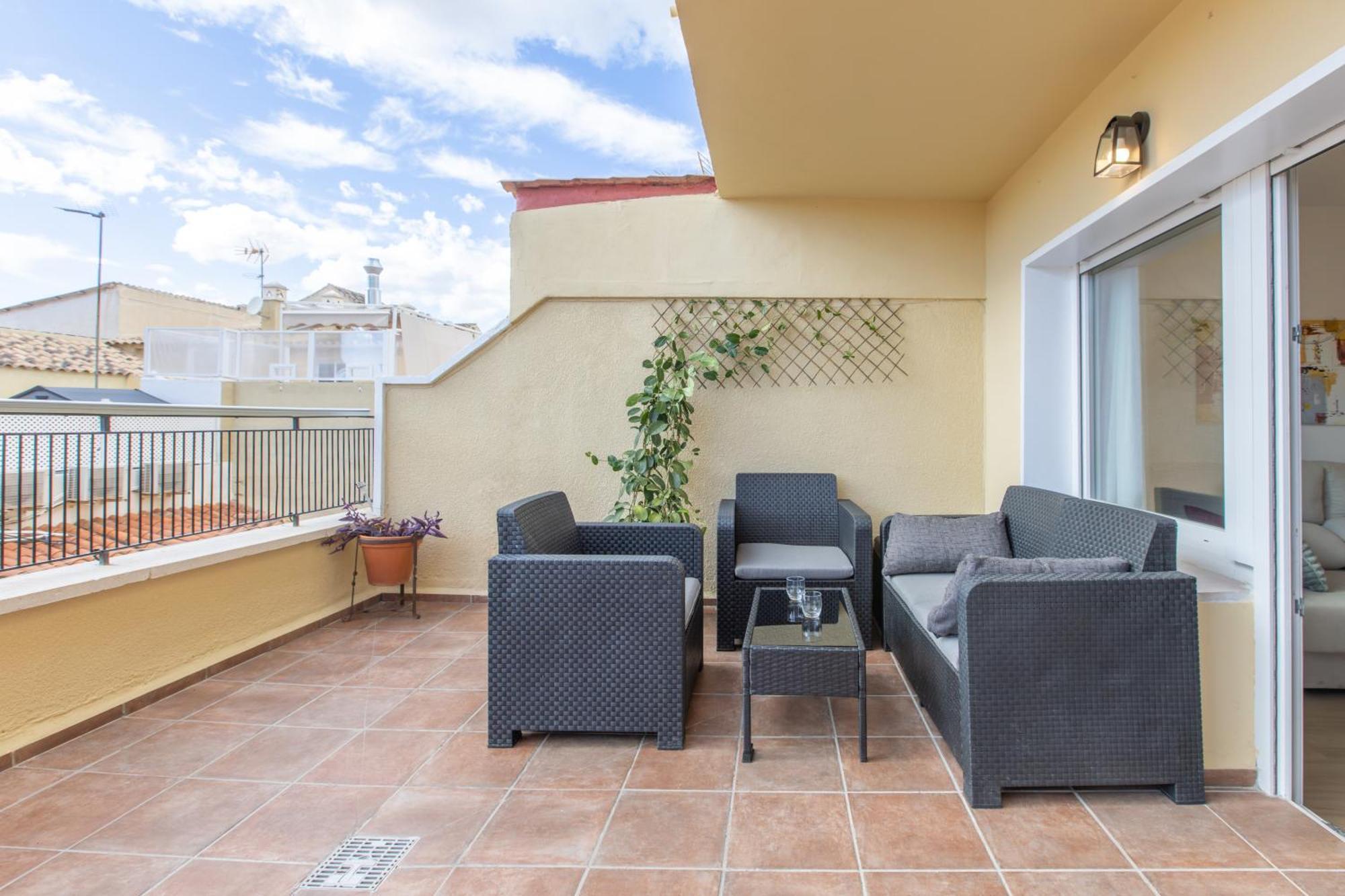 Homely San Juan De Letran Con Terraza Apartamento Málaga